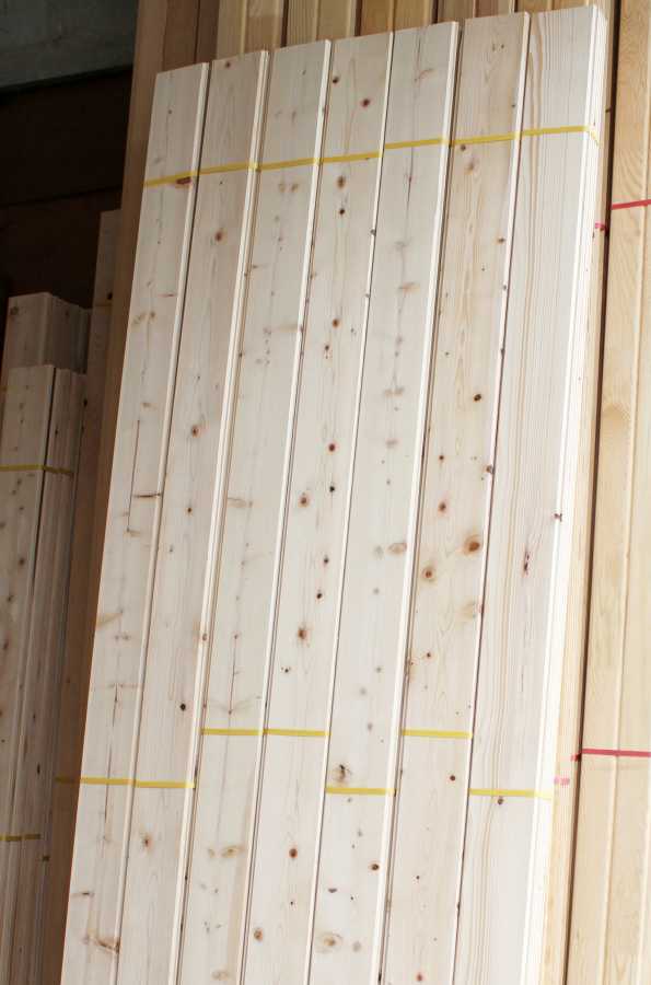 LAMBRİ 14,0 x 1,4 Cm LADİN C EKSİZ DÜZ + Lambri LAMBRİ DÜZ